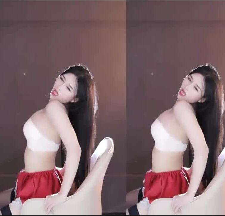 网易cc 小恩雅 拖依舞三连