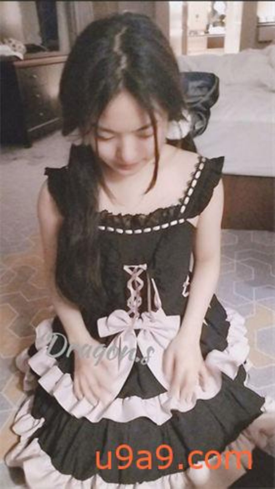 [自拍] 继续继续 推特大神又一个 Dragon 高价福利，多位颜值女主群P淫乱，大方露脸 推特九万粉 1.66G-bt