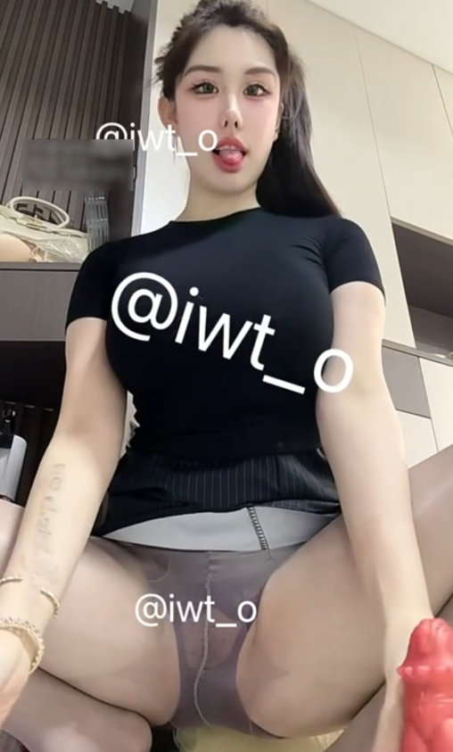 极品网红脸骚鸡-iwt_O-高价自慰福利（1V,810M）